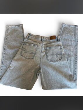 American Eagle Outfitters High Waisted Light Wash Baggy Straight Jeans
